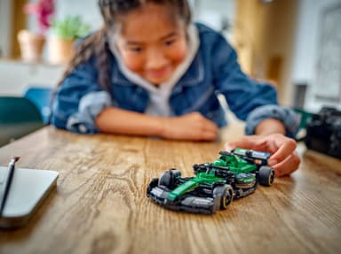 LEGO Speed Champions Aston Martin Aramco F1 AMR24 ‑kilpa-auto 77245