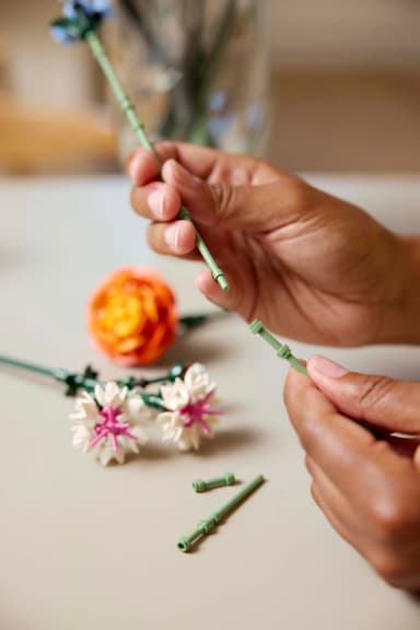 LEGO Botanicals Kaunis vaaleanpunainen kukkakimppu 10342