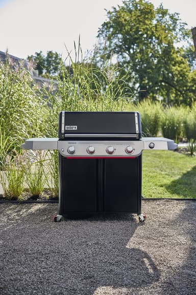 Weber Genesis E-425W kaasugrilli 1501255 (musta)