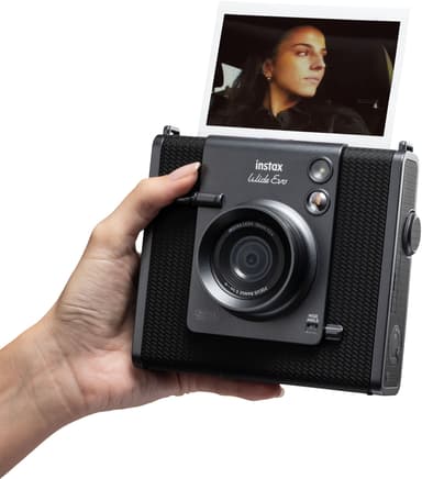 Fujifilm Instax Wide Evo pikakamera (musta)