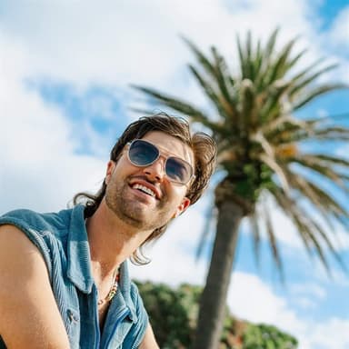 Unisex Aviator-aurinkolasit – Kultainen kehys, liilat linssit, 100 % UV-suoja, kierrätetty materiaali