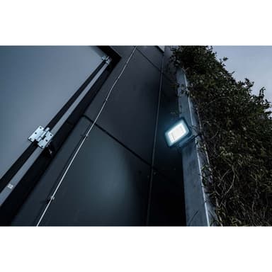 brennenstuhl LED-kohdevalo JARO 14060 / LED-valonheitin 100W ulkokäyttöön (LED-ulkovalo seinäasennukseen, 11500lm, valmistettu korkealaatuisesta alumiinista, IP65)