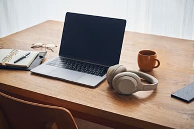 Sony langattomat around-ear kuulokkeet WH-1000XM4 (hopea)