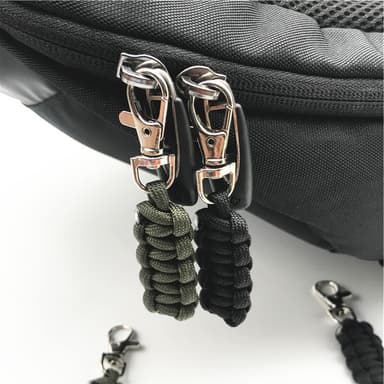 Paracord-avaimenperä selviytymisominaisuuksilla ruohon väri