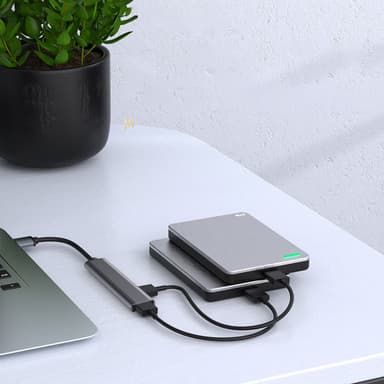 USB-C-USB 3.0 -keskitin 4 portilla Hopeanharmaa
