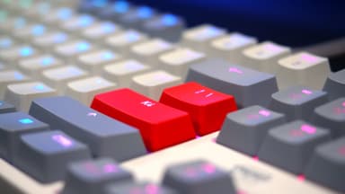 Cherry Xtrfy K4V2 pelinäppäimistö