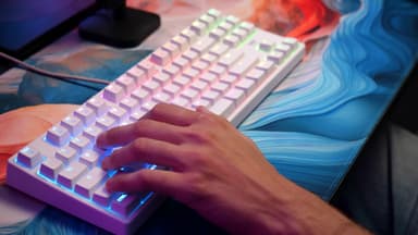Cherry Xtrfy K4V2 pelinäppäimistö
