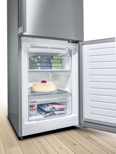 Bosch Kaappipakastin GSN36CWEV