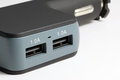 Technaxx autoteline älypuhelimille + autolaturi 4x USB-portilla (TE08)