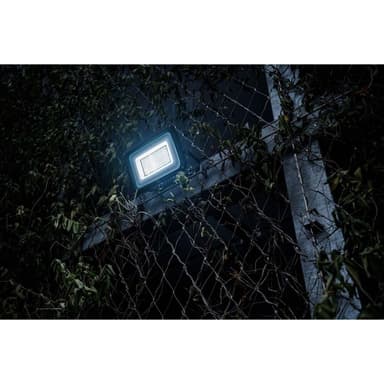 brennenstuhl LED-kohdevalo JARO 20060 / LED-valonheitin 150W ulkokäyttöön (LED-ulkovalo seinäasennukseen, 17500lm, valmistettu korkealaatuisesta alumiinista, IP65)