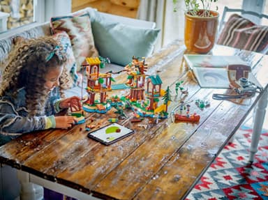 LEGO Friends Seikkailuleirin puumaja 42631