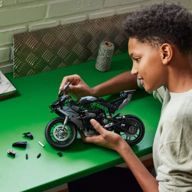 LEGO Technic Kawasaki Ninja H2R ‑moottoripyörä 42170