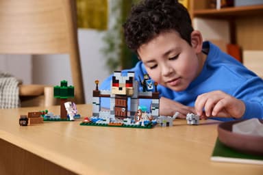 LEGO Minecraft Susilinnoitus 21261