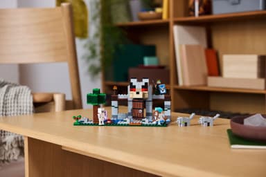 LEGO Minecraft Susilinnoitus 21261