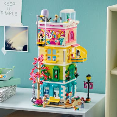 LEGO Friends Heartlake Cityn yhteisökeskus 41748