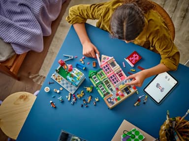 LEGO Friends Heartlake Cityn asunnot ja liiketilat 42670