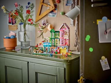 LEGO Friends Heartlake Cityn asunnot ja liiketilat 42670