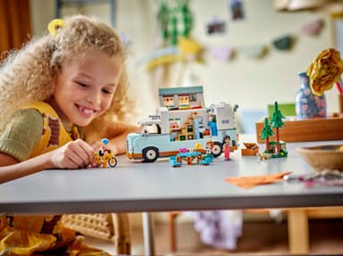 LEGO Friends Ystävien seikkailu matkailuautolla 42663
