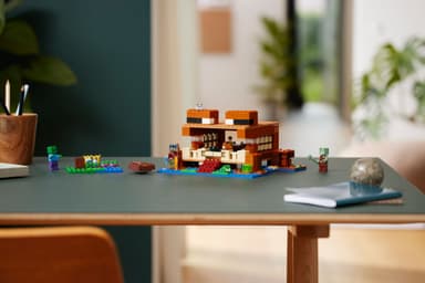 LEGO Minecraft Sammakkotalo 21256