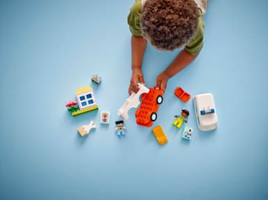 LEGO DUPLO Town Ambulanssi ja kuljettaja 10447