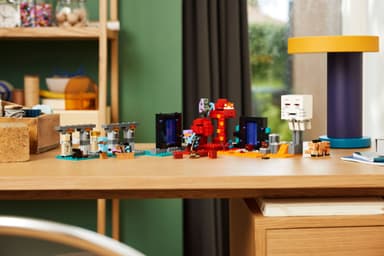 LEGO Minecraft Asevarasto 21252