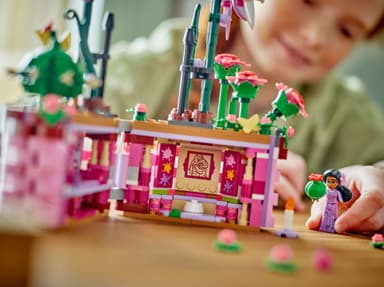 LEGO Disney Classic Isabelan kukkaruukku 43237