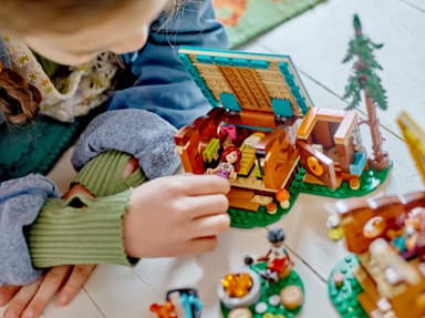 LEGO Friends Seikkailuleirin mukavat laavut 42624