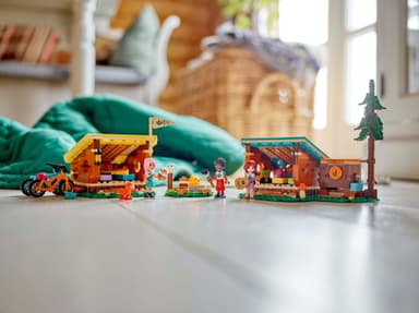 LEGO Friends Seikkailuleirin mukavat laavut 42624