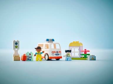 LEGO DUPLO Town Ambulanssi ja kuljettaja 10447