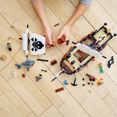 LEGO Creator Merirosvolaiva 31109