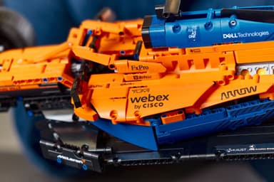 LEGO Technic McLaren Formula 1 ‑kilpa-auto 42141