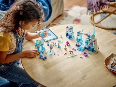 LEGO Disney Princess Elsan jäälinna 43244