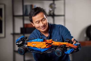 LEGO Technic McLaren Formula 1 ‑kilpa-auto 42141