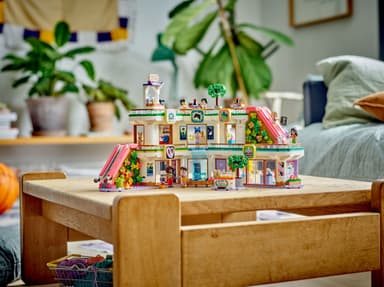 LEGO Friends Heartlake Cityn ostoskeskus 42604
