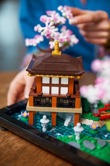LEGO Icons Rauhallinen puutarha 10315