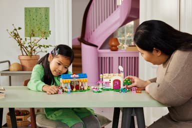 LEGO Animal Crossing Nook's Cranny ja talo, jossa Rosie asuu 77050