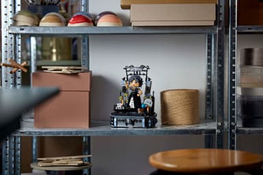 LEGO Wednesday Wednesday Addams ‑hahmo 76780