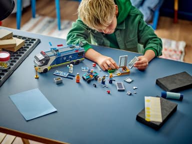 LEGO City Poliisin rikoslaboratorioauto 60418
