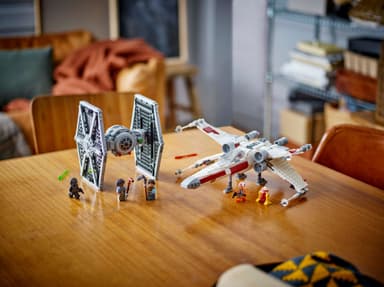 LEGO Star Wars TIE-hävittäjä ja X-Wing – yhdistelmämalli 75393