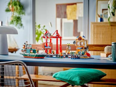 LEGO City Merisatama ja rahtilaiva 60422