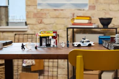 LEGO Super Heroes Hämähäkkiversum: Miles Morales vastaan Pilkku 76311