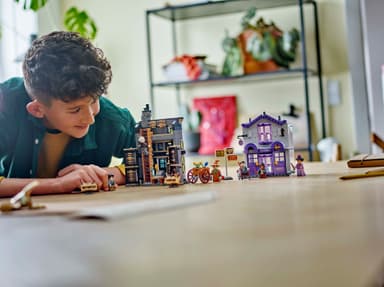 LEGO Harry Potter Ollivanders ja Matami Malkinin kaavut 76439