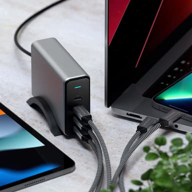 Satechi 165 W USB-C 4-porttinen PD GaN -laturi