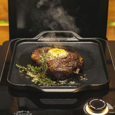 Traeger Induction Cast Iron Skillet paistinpannu