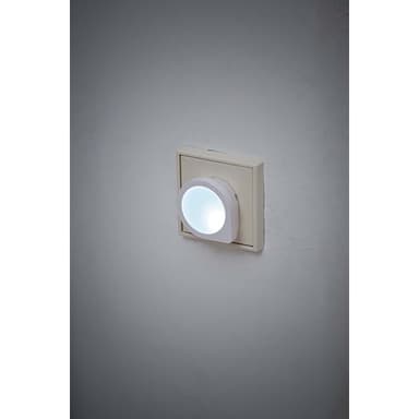 brennenstuhl LED-yövalo hämärätunnistimella / yövalopistorasia (hellävarainen ja huomaamaton pistorasian valaisin erittäin alhaisella virrankulutuksella)