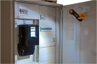brennenstuhl Kannettava tarkastus-LED-valo 8 + 1 kirkkaalla SMD-LEDillä (akkukäyttöinen, paloaika max. 10 tuntia, pyörivä koukku, magneetti)