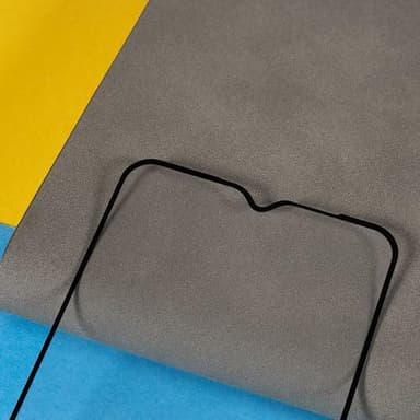 Motorola Moto E13: lle täyden peiton karkaistun lasin näytönsuoja