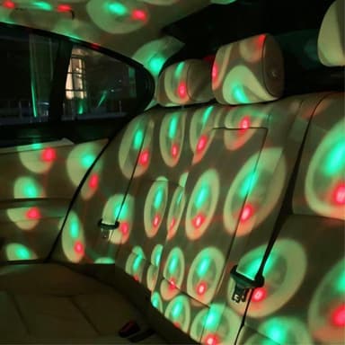 Auton kattoyövalo LED-ilmapiirilamppu Disco Discoball Party monia värejä