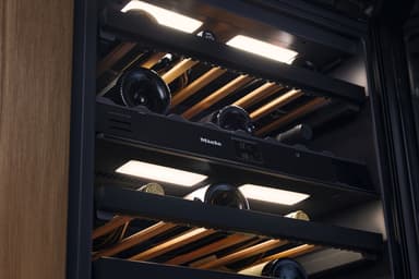 Miele Viinin säilytys KWTUS 7196 E (Integroitava, 38 pullot)