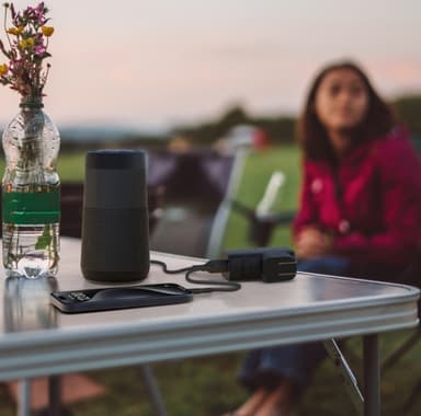 Belkin BoostCharge 25 W hybridi seinälaturi + 5000 mAh varavirtalähde